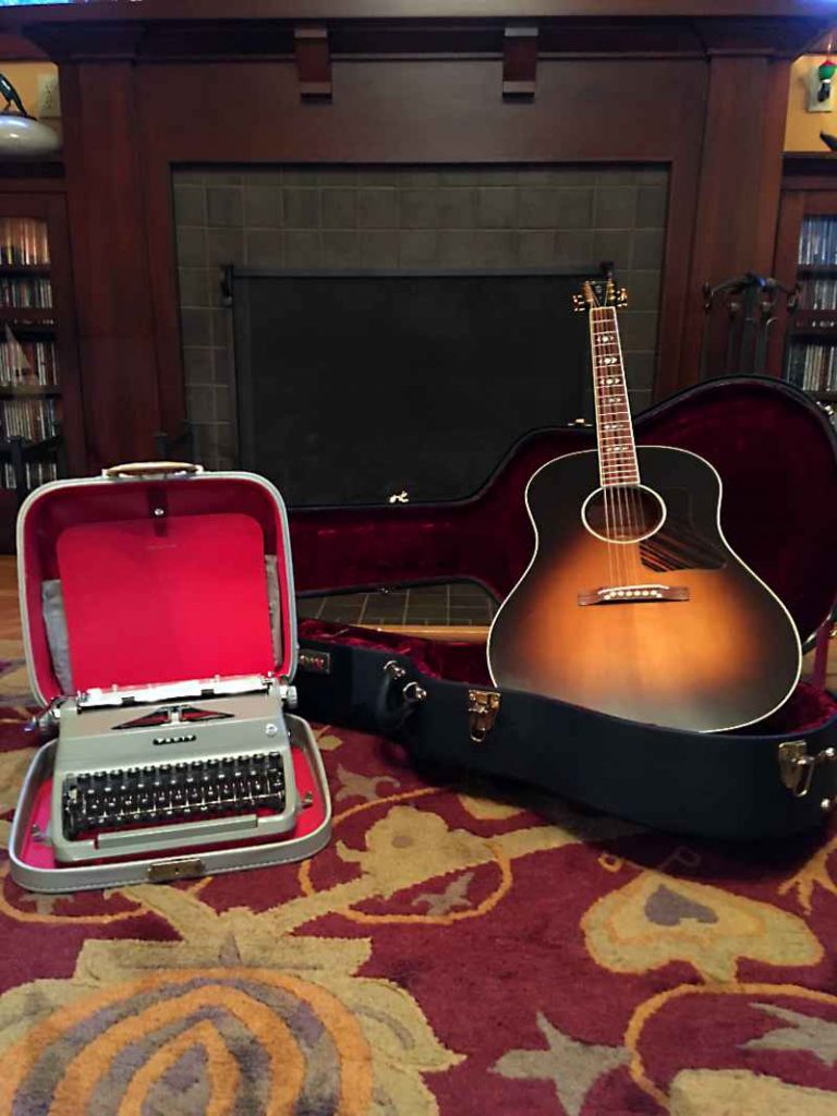 A Facit TP1 typewriter and a Gibson Maple Advanced Jumbo guitar