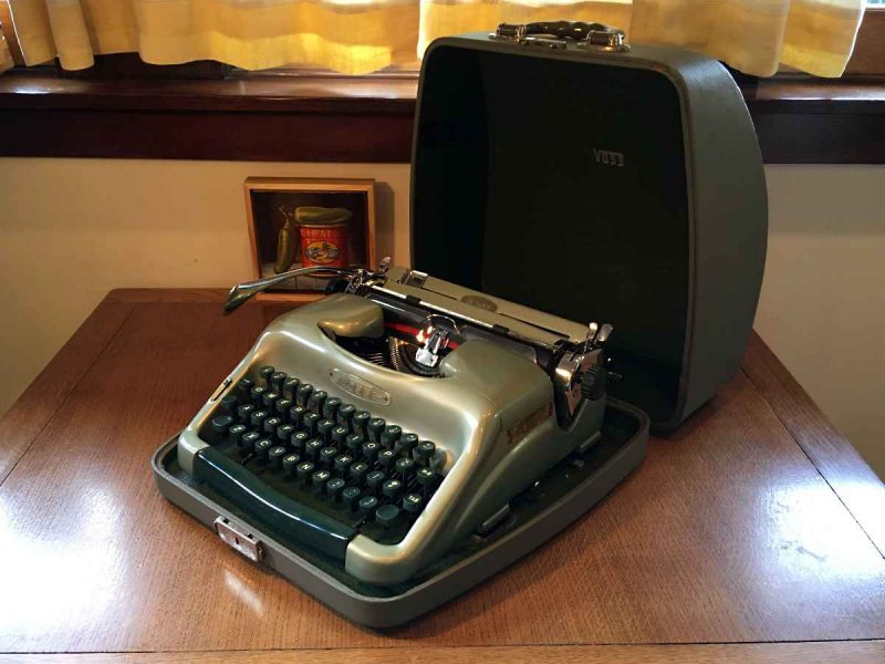 Voss ST24 Typewriter